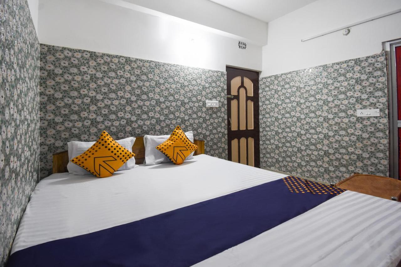 Oyo 67789 Hotel Savera Ahmedabad Exterior photo