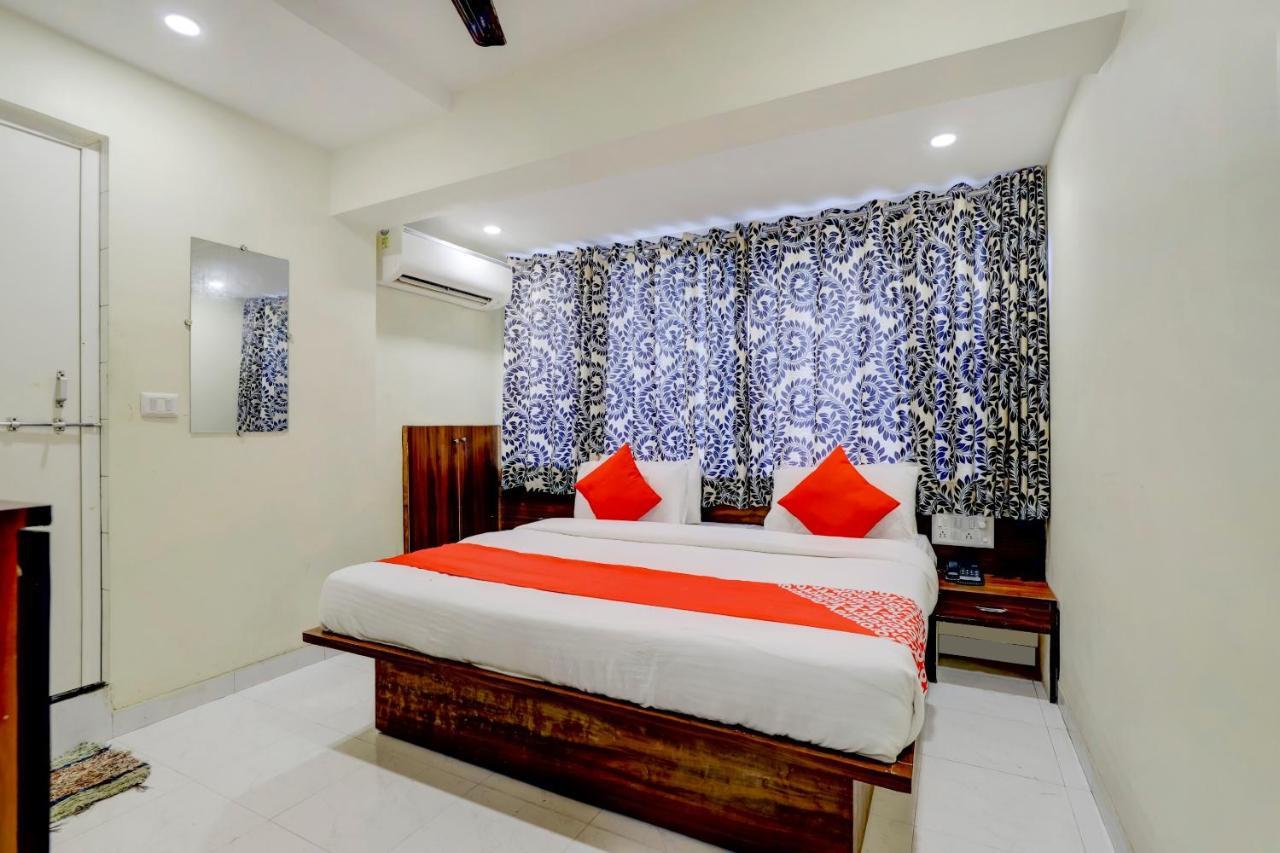 Oyo 67789 Hotel Savera Ahmedabad Exterior photo