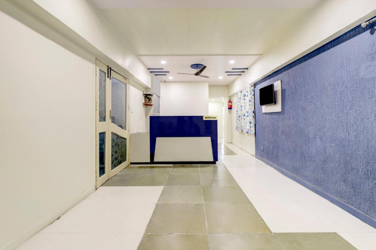 Oyo 67789 Hotel Savera Ahmedabad Exterior photo