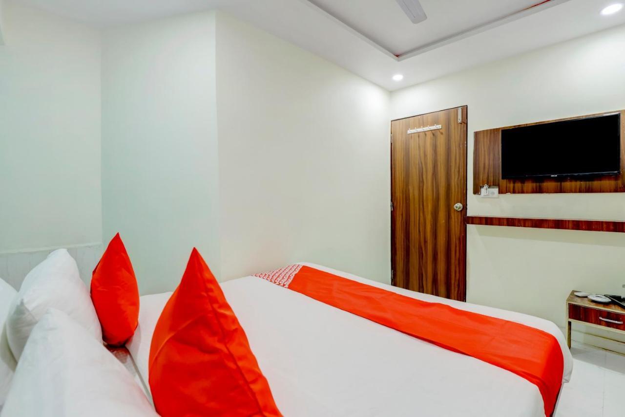 Oyo 67789 Hotel Savera Ahmedabad Exterior photo