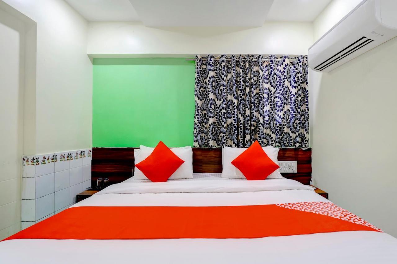 Oyo 67789 Hotel Savera Ahmedabad Exterior photo
