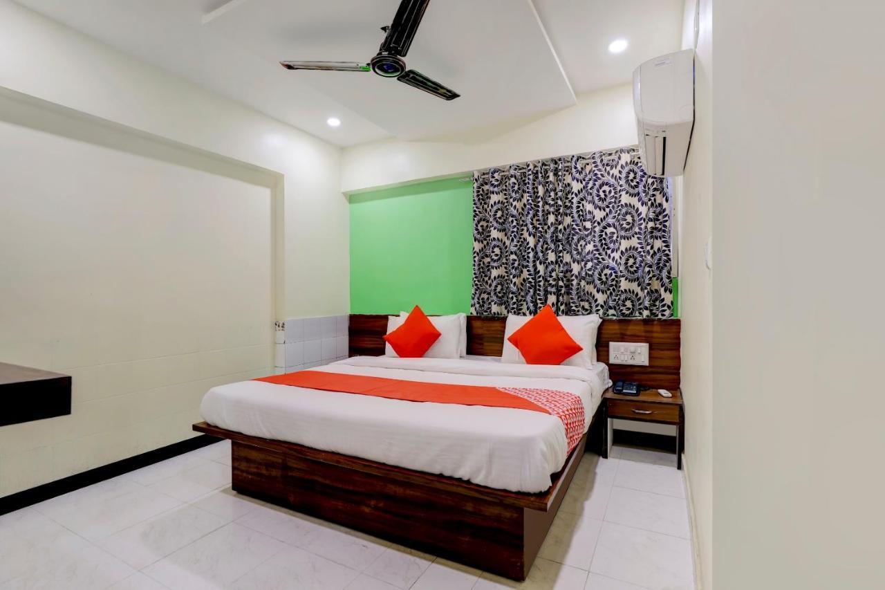 Oyo 67789 Hotel Savera Ahmedabad Exterior photo